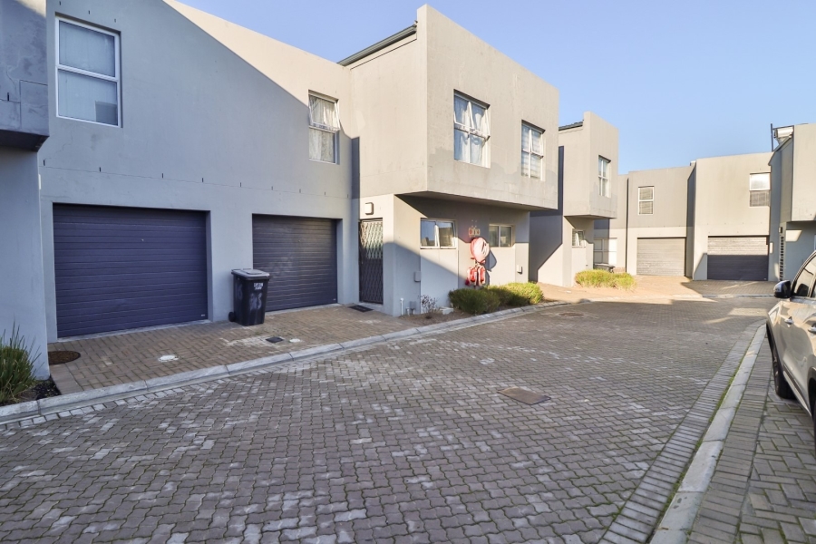 3 Bedroom Property for Sale in Parklands Western Cape